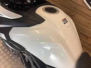 Used 2022 Suzuki V-Strom 650 White - Interior and Exterior details 10