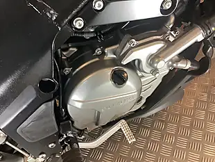 Used 2022 Suzuki V-Strom 650 White - Interior and Exterior details 16