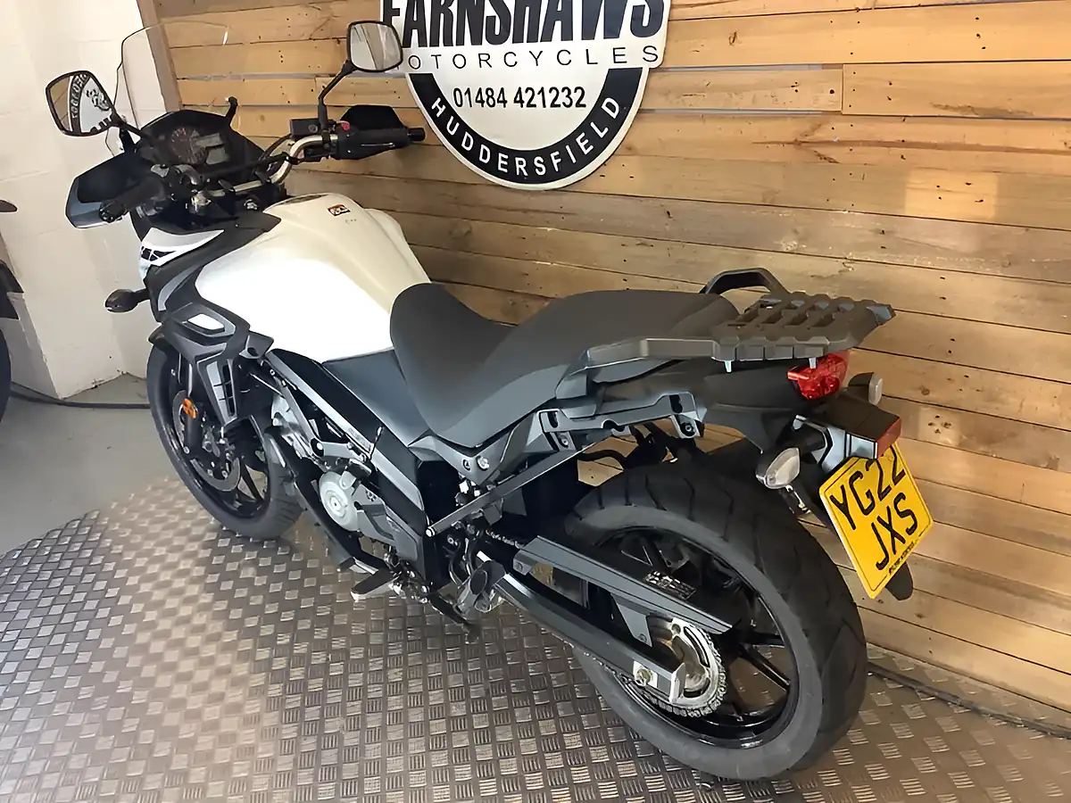 Used 2022 Suzuki V-Strom 650 White - Interior and Exterior details 6