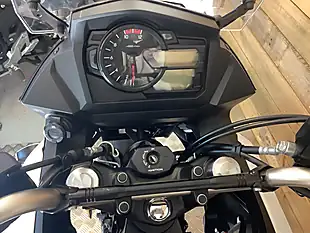 Used 2022 Suzuki V-Strom 650 White - Interior and Exterior details 7
