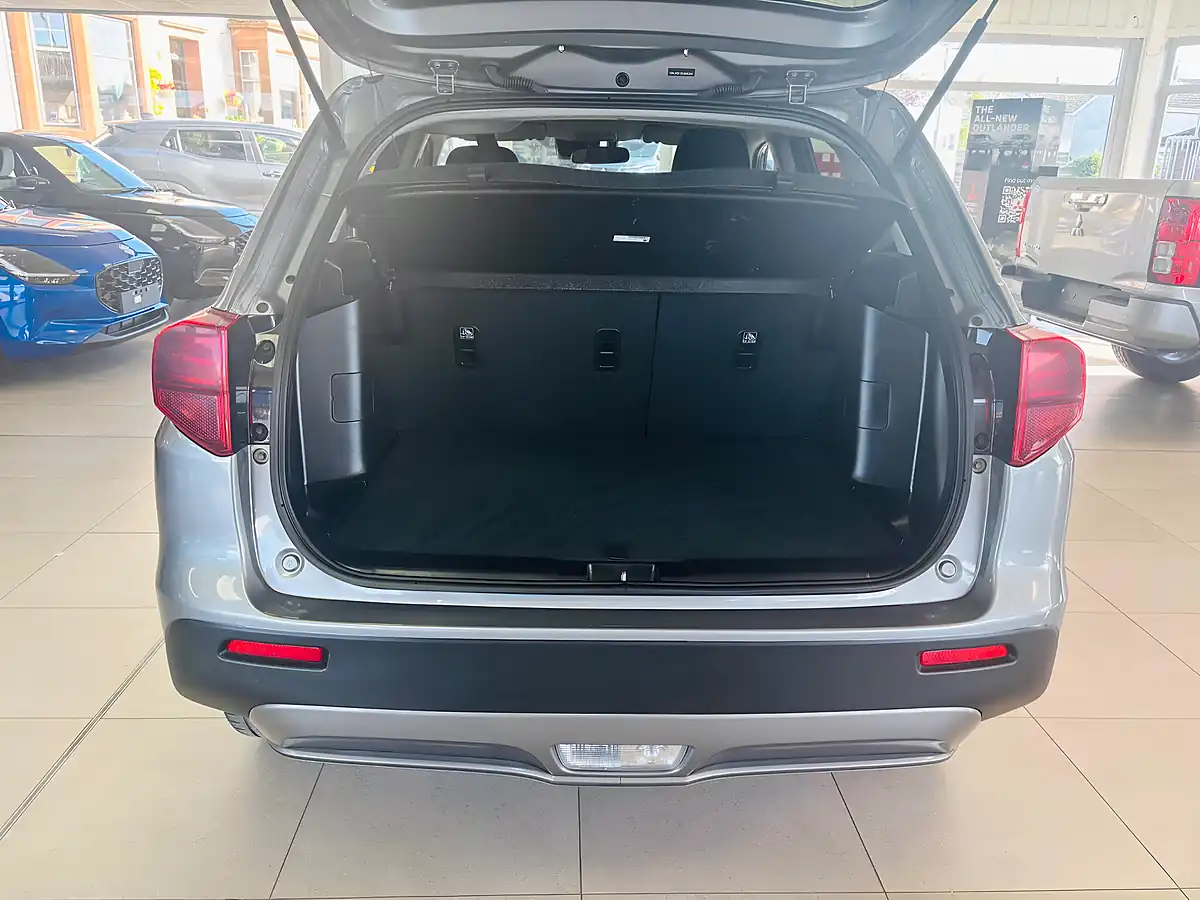 Used 2022 Suzuki Vitara Sz-T Allgrip Grey - Interior and Exterior details 14
