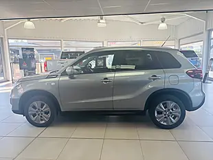 Used 2022 Suzuki Vitara Sz-T Allgrip Grey - Interior and Exterior details 4