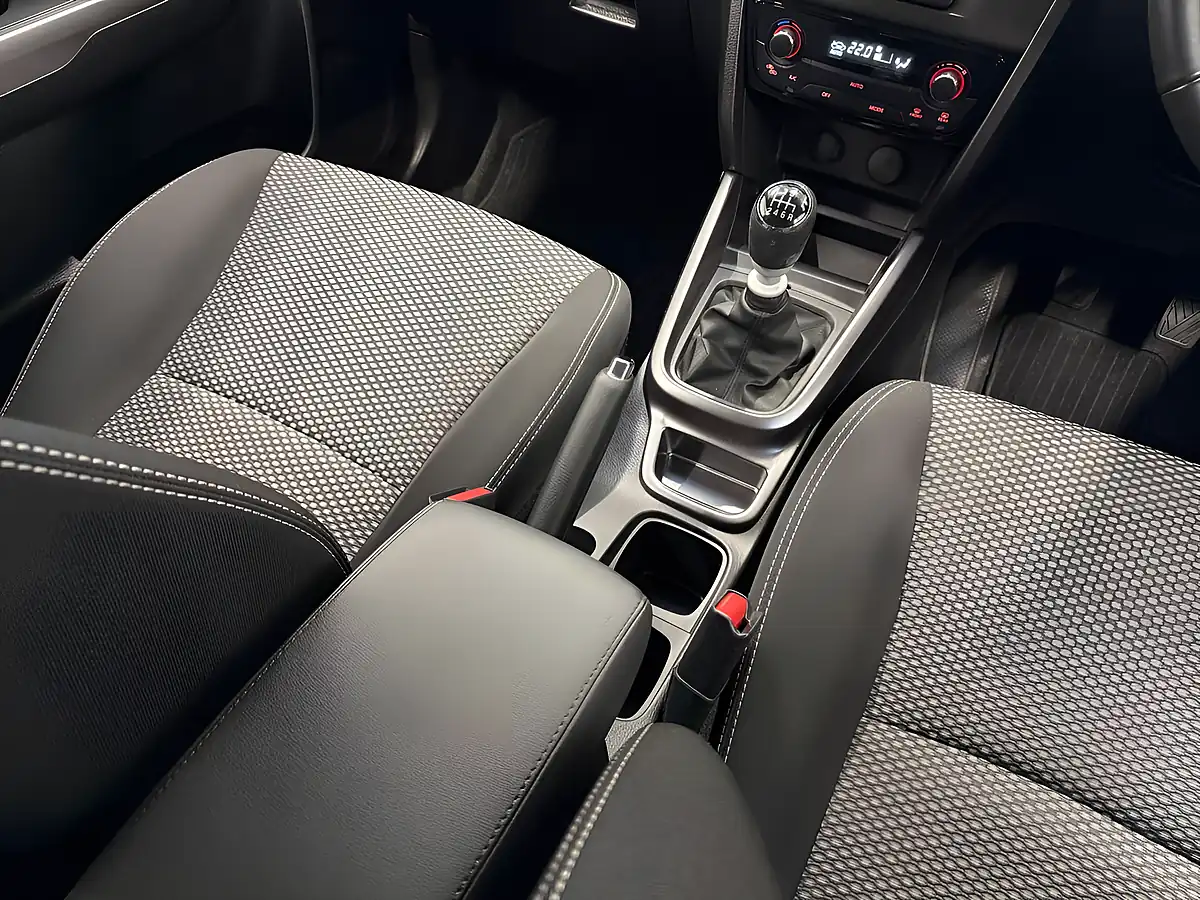 Used 2022 Suzuki Vitara Sz-T Grey - Interior and Exterior details 11