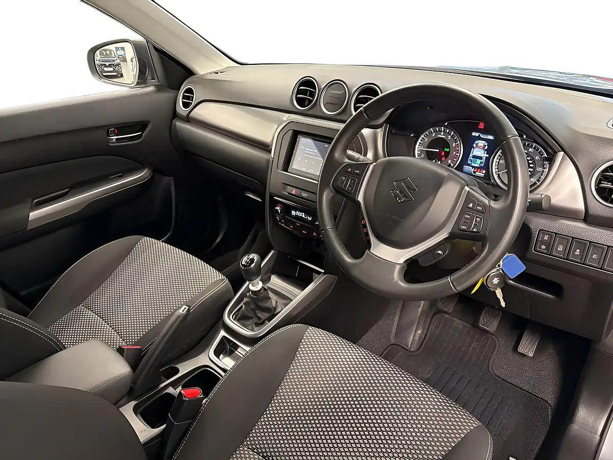 Used 2022 Suzuki Vitara Sz-T Grey - Interior and Exterior details 8