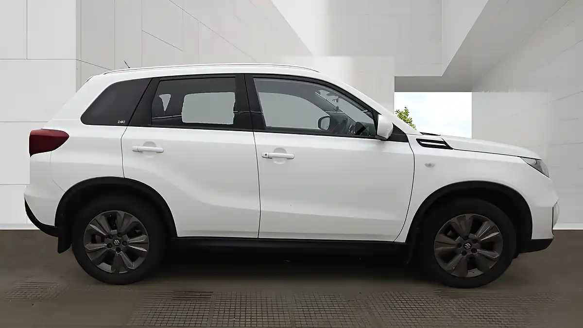 Used 2022 Suzuki Vitara Sz-T White - Interior and Exterior details 5