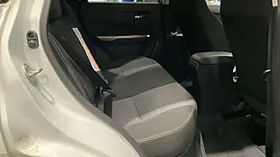 Used 2022 Suzuki Vitara Sz-T White - Interior and Exterior details 8