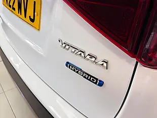 Used 2022 Suzuki Vitara Sz-T White - Interior and Exterior details 13