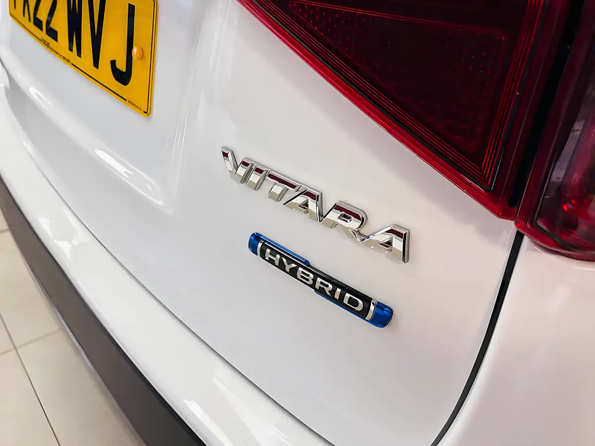 Used 2022 Suzuki Vitara Sz-T White - Interior and Exterior details 13