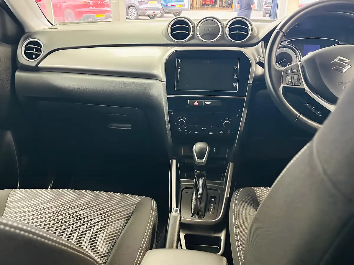 Used 2022 Suzuki Vitara Sz-T White - Interior and Exterior details 14