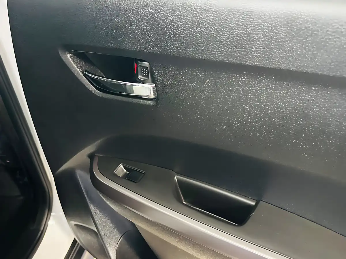 Used 2022 Suzuki Vitara Sz-T White - Interior and Exterior details 15
