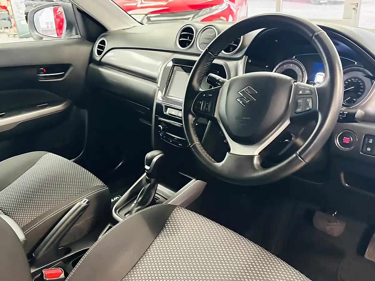 Used 2022 Suzuki Vitara Sz-T White - Interior and Exterior details 16