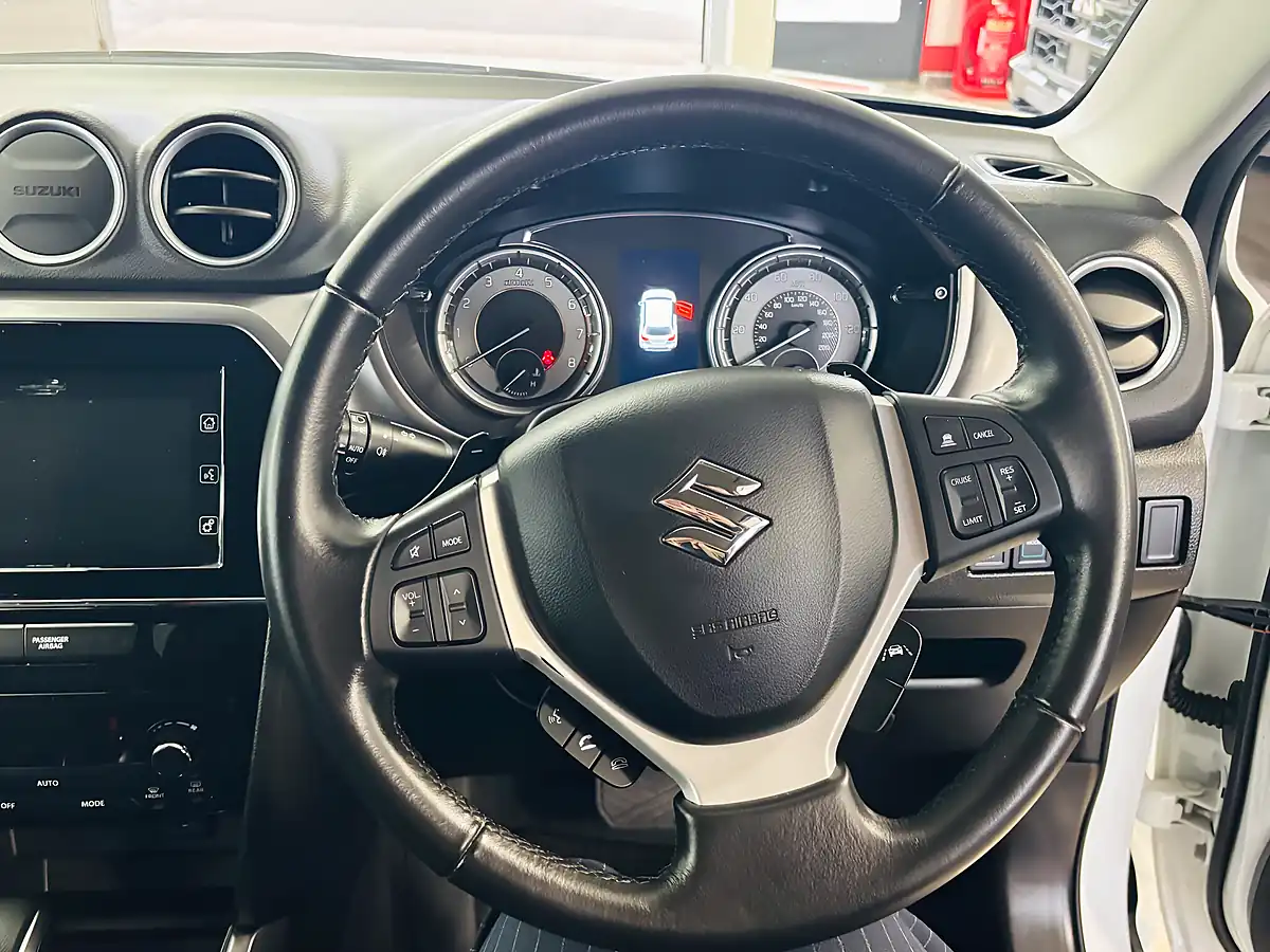 Used 2022 Suzuki Vitara Sz-T White - Interior and Exterior details 17