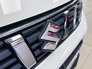 Used 2022 Suzuki Vitara Sz-T White - Interior and Exterior details 9