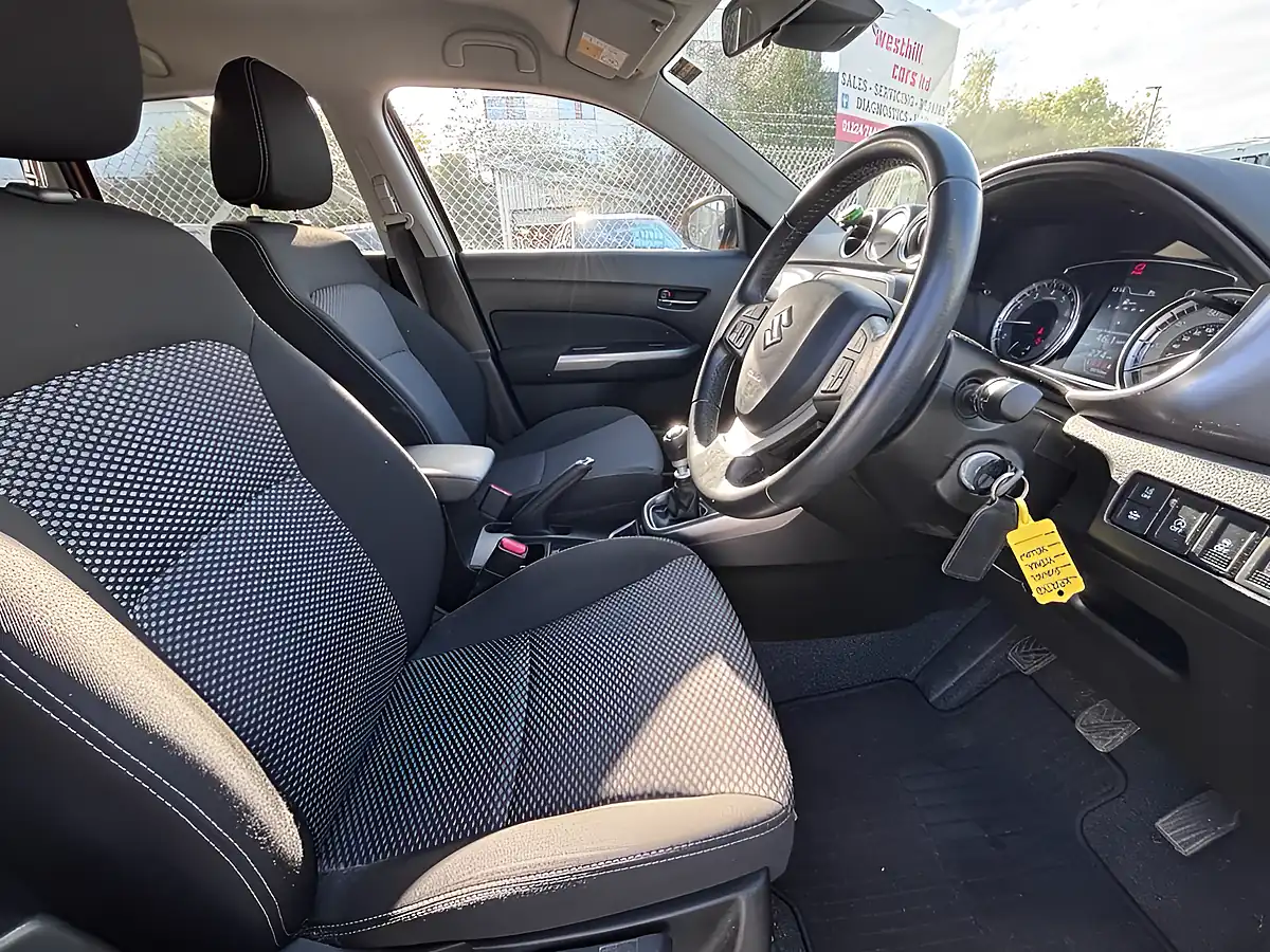 Used 2022 Suzuki Vitara Sz-T Yellow - Interior and Exterior details 5