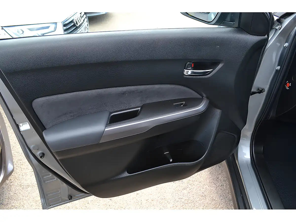 Used 2022 Suzuki Vitara SZ5 Grey - Interior and Exterior details 17