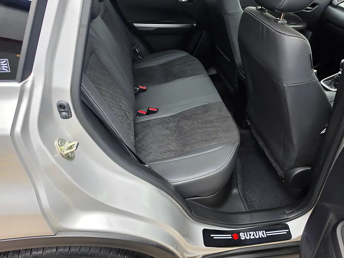 Used 2022 Suzuki Vitara SZ5 Silver - Interior and Exterior details 18
