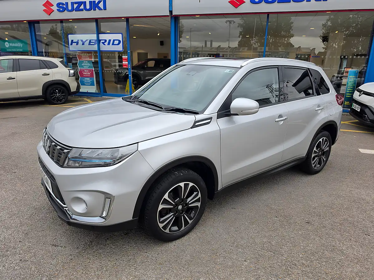 Used 2022 Suzuki Vitara SZ5 Silver - Interior and Exterior details 5