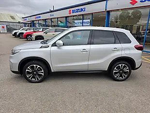 Used 2022 Suzuki Vitara SZ5 Silver - Interior and Exterior details 6