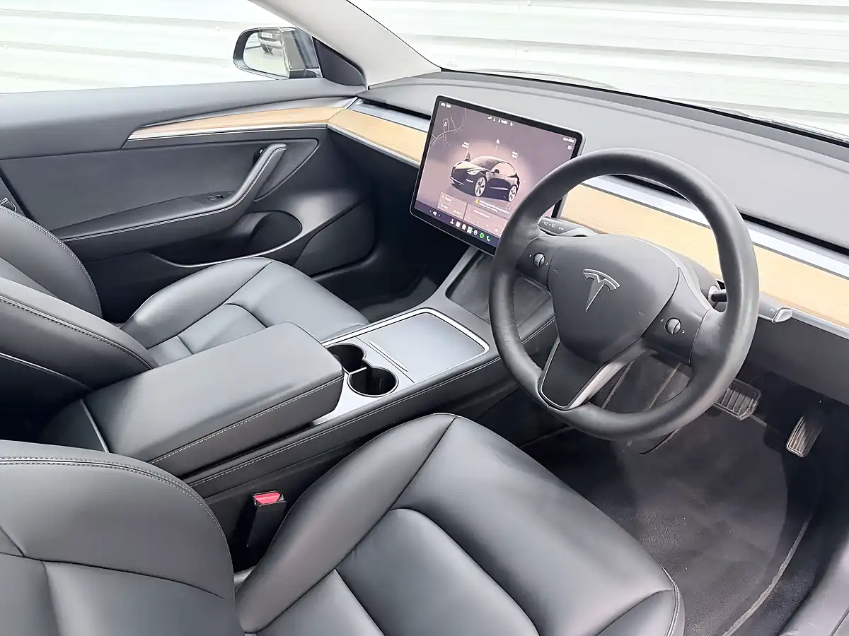 Used 2022 Tesla Model 3 Long Range Black - Interior and Exterior details 3