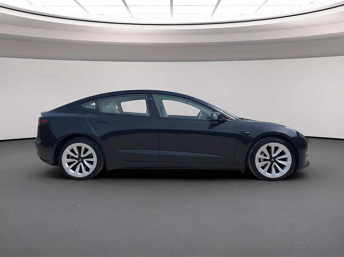 Used 2022 Tesla Model 3 Long Range Black - Interior and Exterior details 9