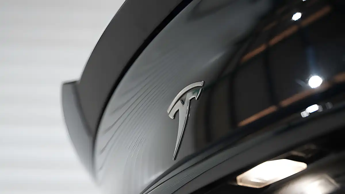 Used 2022 Tesla Model 3 Long Range Black - Interior and Exterior details 7