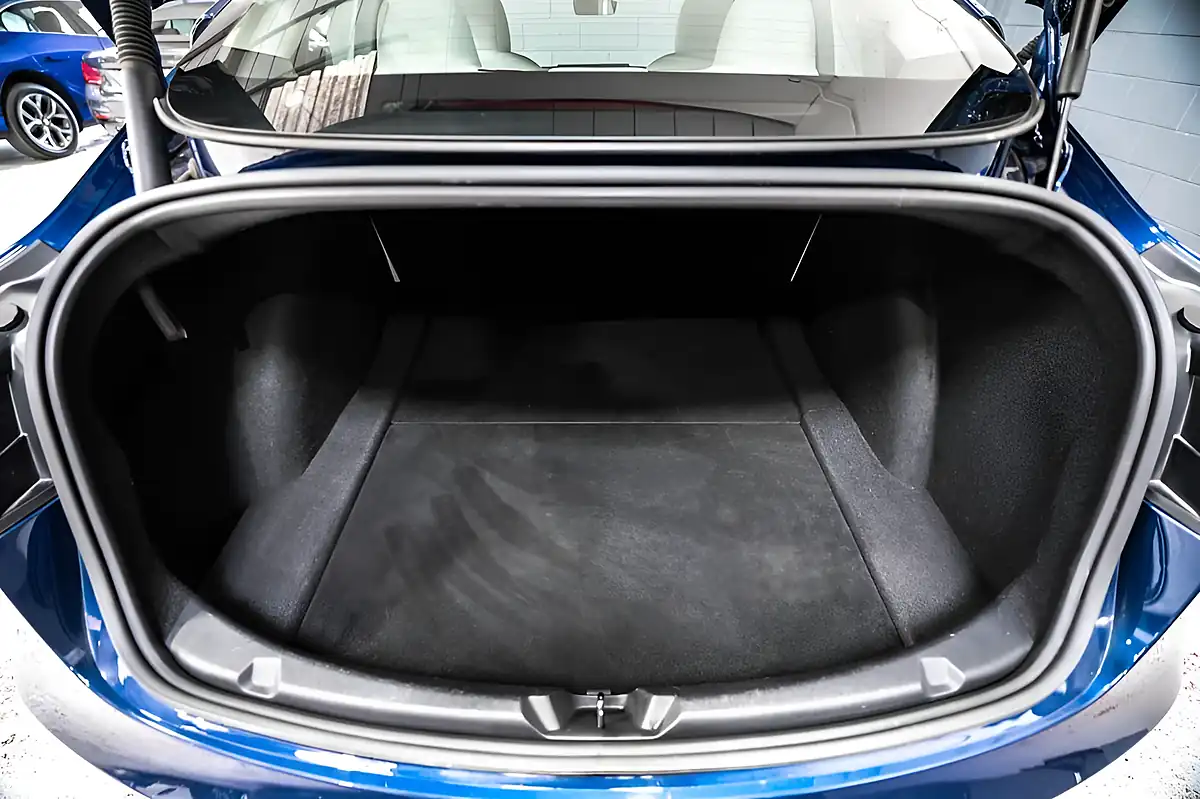 Used 2022 Tesla Model 3 Long Range Blue - Interior and Exterior details 18