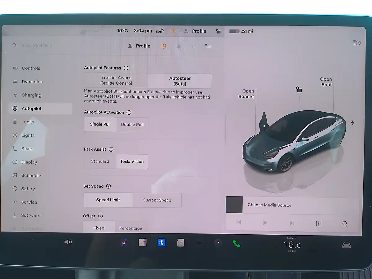 Used 2022 Tesla Model 3 Long Range White - Interior and Exterior details 12