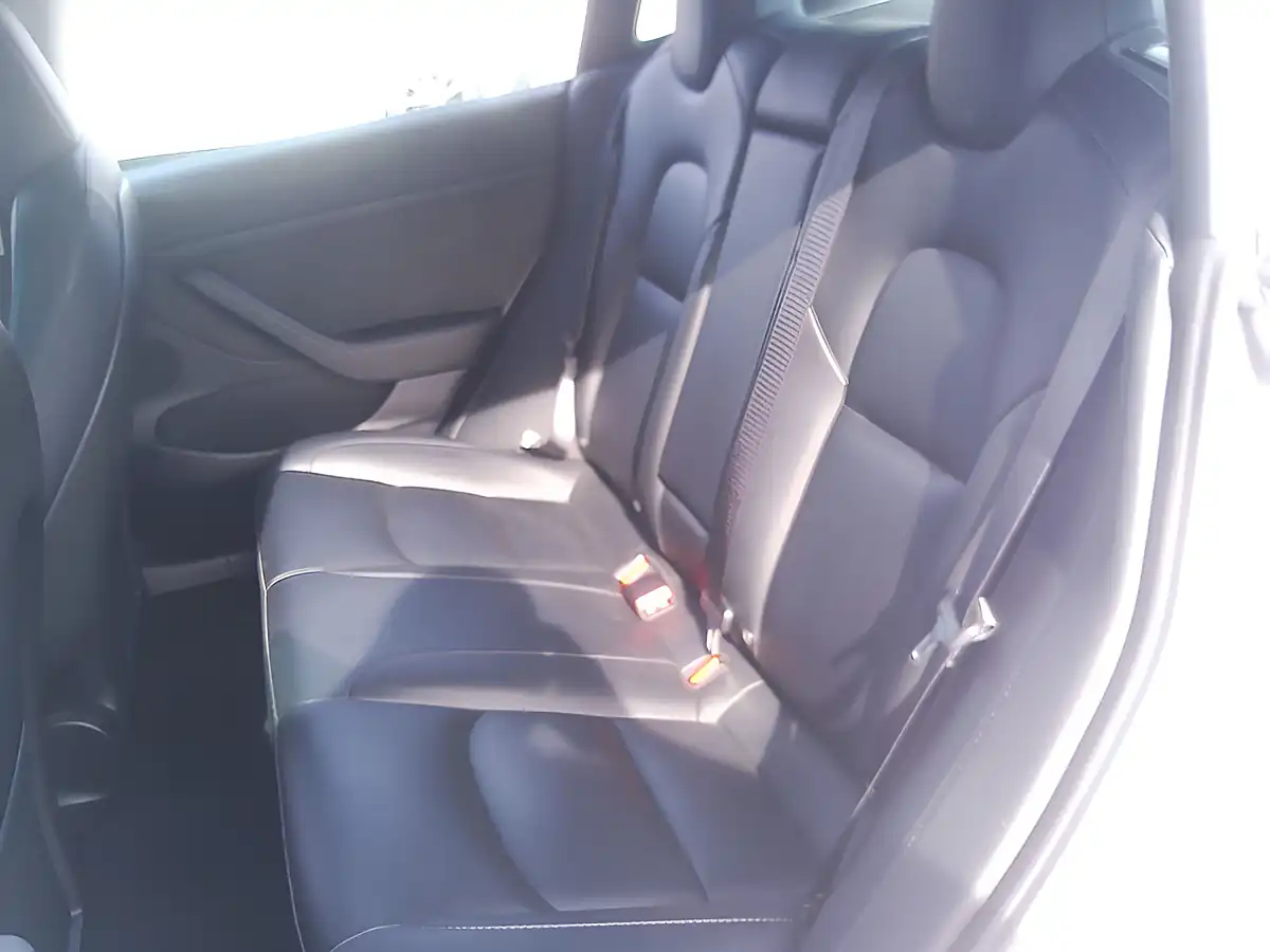 Used 2022 Tesla Model 3 Long Range White - Interior and Exterior details 17