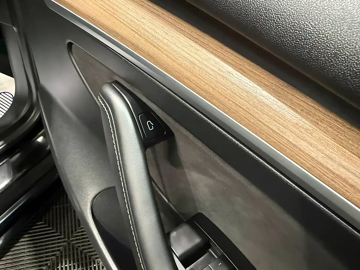 Used 2022 Tesla Model 3 Performance Black - Interior and Exterior details 17
