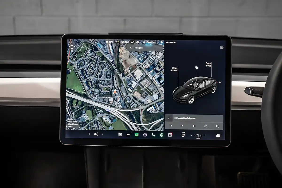 Used 2022 Tesla Model 3 Performance Black - Interior and Exterior details 17