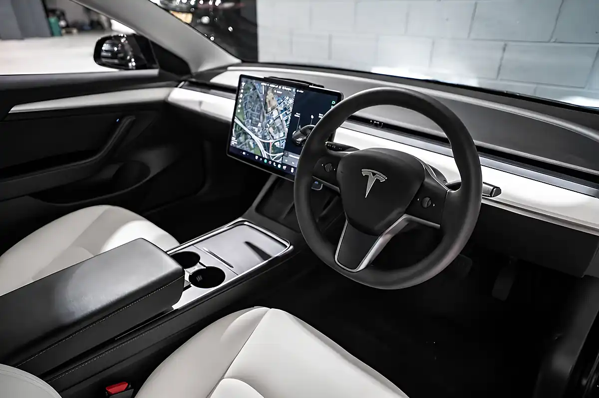 Used 2022 Tesla Model 3 Performance Black - Interior and Exterior details 7