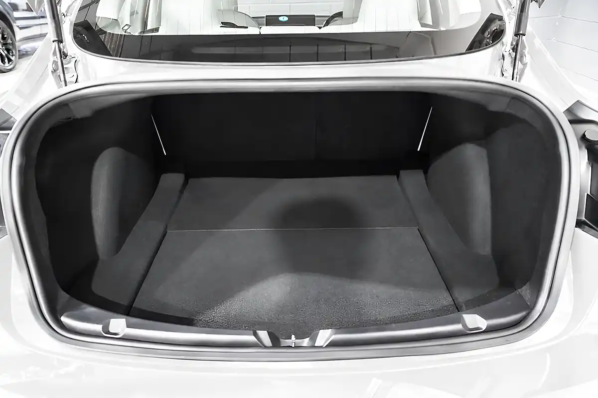 Used 2022 Tesla Model 3 Performance White - Interior and Exterior details 16