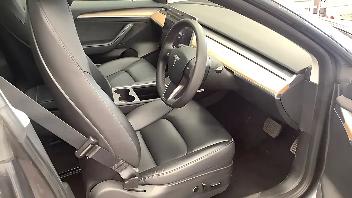 Used 2022 Tesla Model 3 Saloon Grey - Interior and Exterior details 7