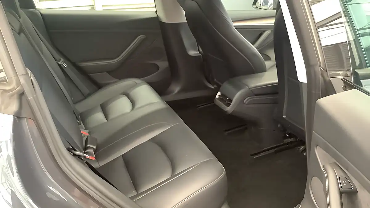 Used 2022 Tesla Model 3 Saloon Grey - Interior and Exterior details 8