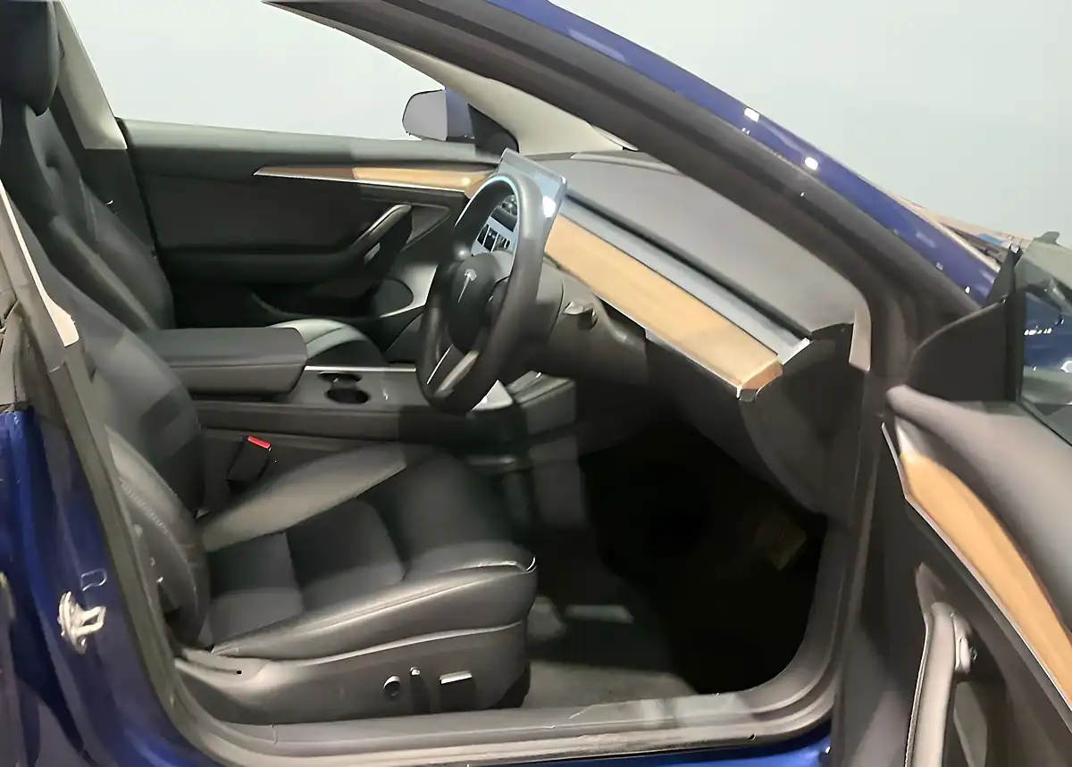 Used 2022 Tesla Model 3 Standard Range Plus Blue - Interior and Exterior details 8