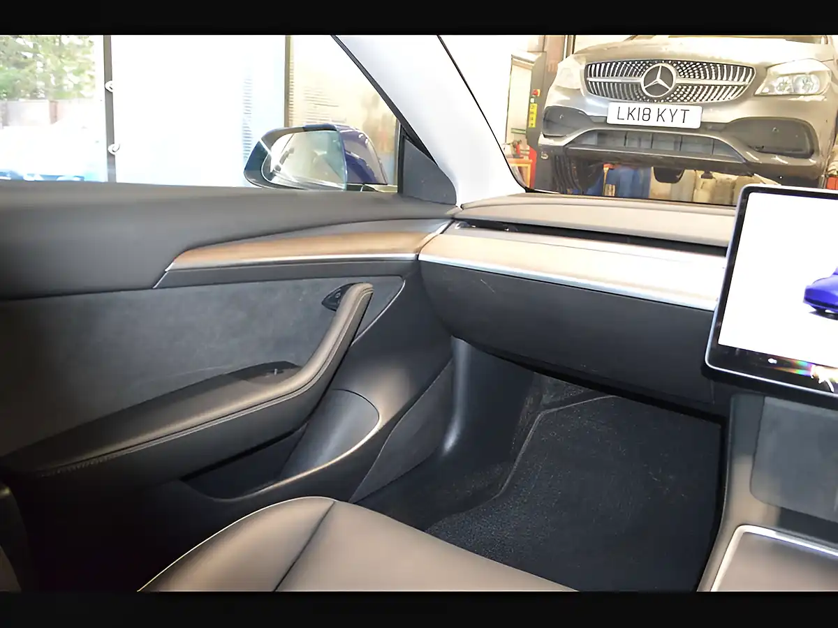 Used 2022 Tesla Model 3 Standard Range Plus Blue - Interior and Exterior details 18