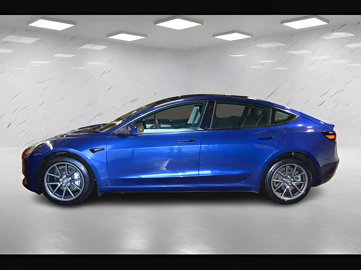 Used 2022 Tesla Model 3 Standard Range Plus Blue - Interior and Exterior details 5