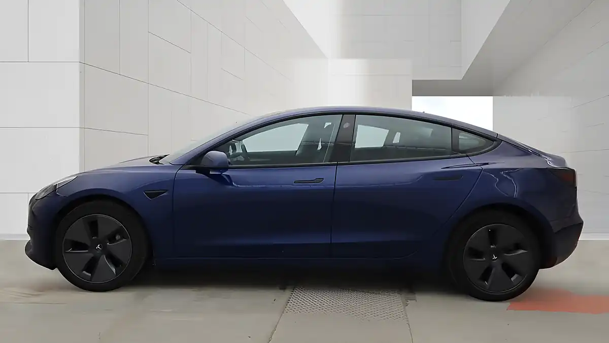 Used 2022 Tesla Model 3 Standard Range Plus Blue - Interior and Exterior details 10