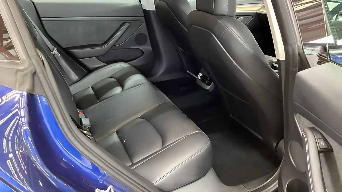 Used 2022 Tesla Model 3 Standard Range Plus Blue - Interior and Exterior details 14