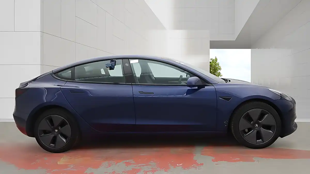 Used 2022 Tesla Model 3 Standard Range Plus Blue - Interior and Exterior details 8