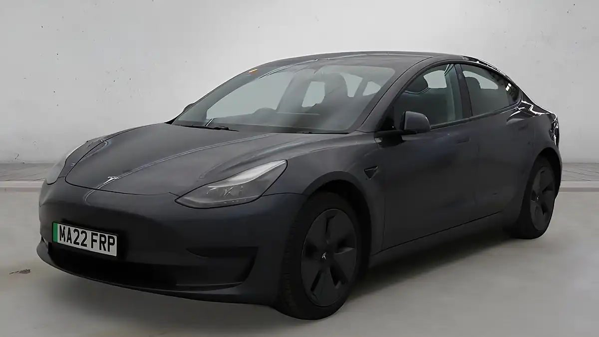 Used 2022 Tesla Model 3 Standard Range Plus Grey - Interior and Exterior details 4