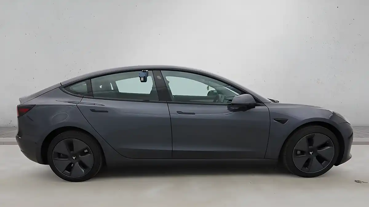 Used 2022 Tesla Model 3 Standard Range Plus Grey - Interior and Exterior details 5