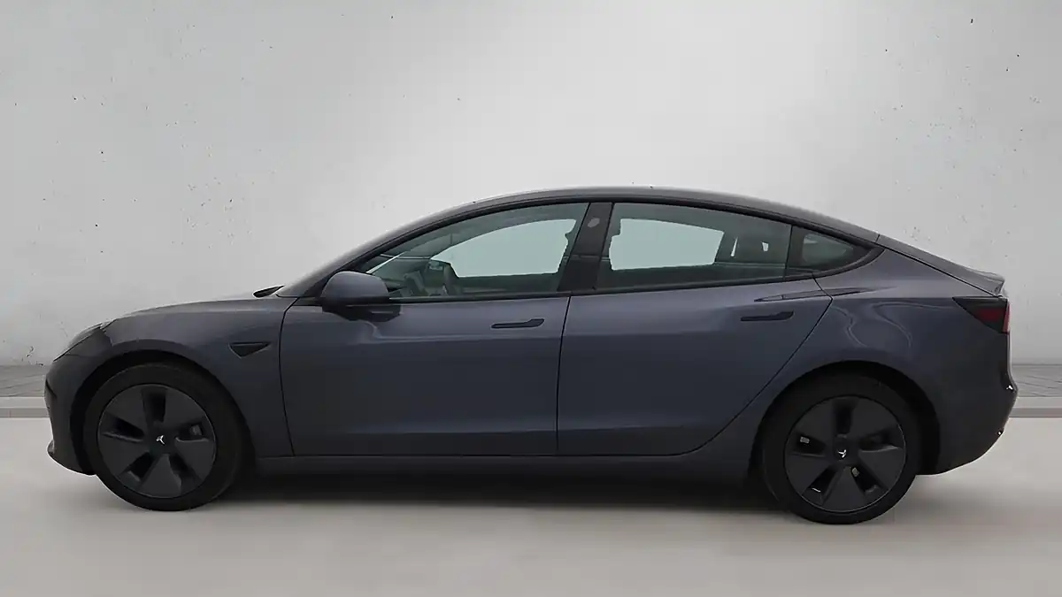 Used 2022 Tesla Model 3 Standard Range Plus Grey - Interior and Exterior details 6
