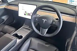 Used 2022 Tesla Model 3 Standard Range Plus Multi Coat Pearlescent White - Interior and Exterior details 10