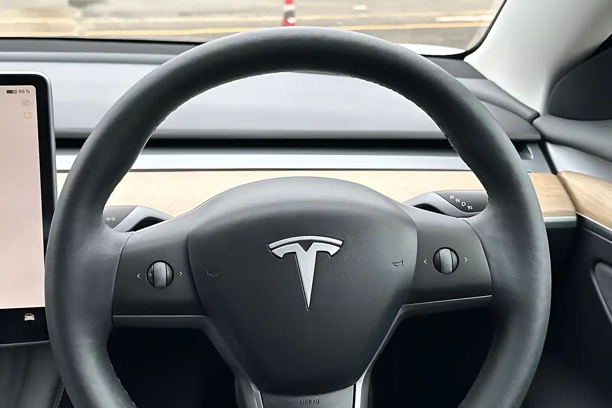 Used 2022 Tesla Model 3 Standard Range Plus Multi Coat Pearlescent White - Interior and Exterior details 13