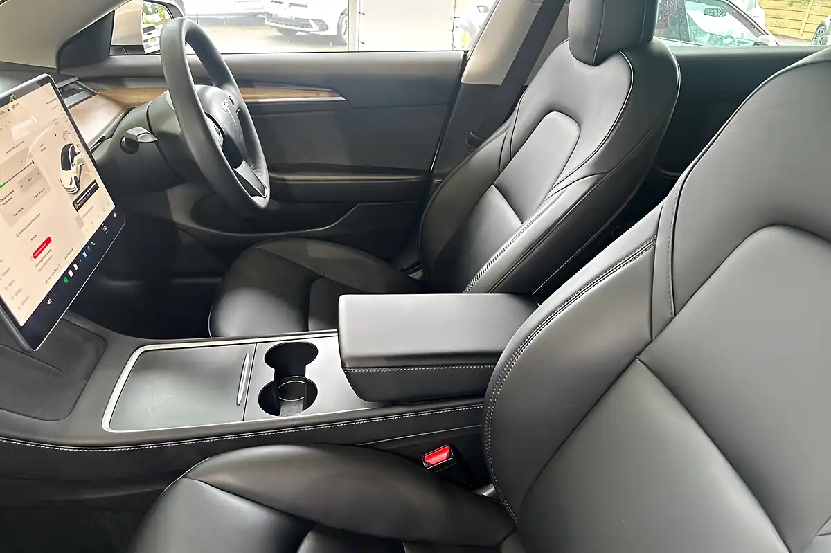 Used 2022 Tesla Model 3 Standard Range Plus Multi Coat Pearlescent White - Interior and Exterior details 16