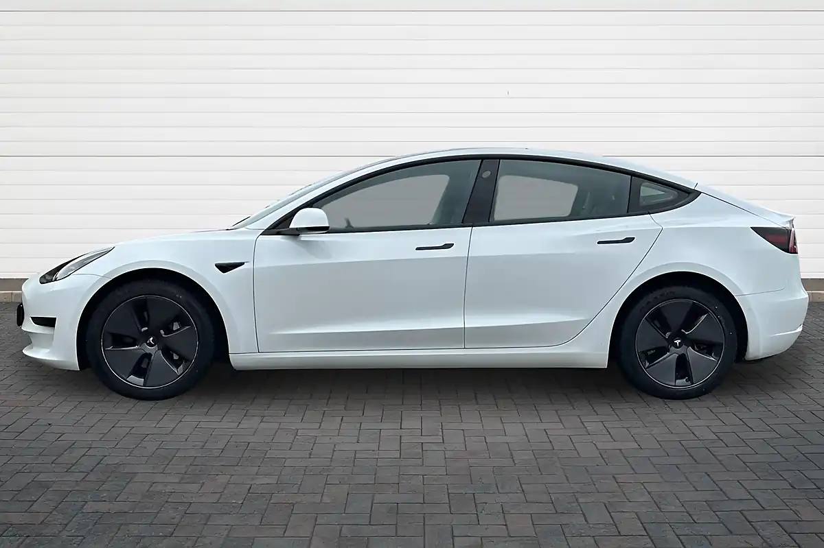 Used 2022 Tesla Model 3 Standard Range Plus Multi Coat Pearlescent White - Interior and Exterior details 6