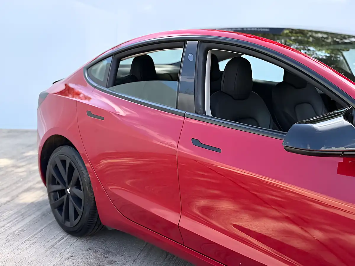 Used 2022 Tesla Model 3 Standard Range Plus Red - Interior and Exterior details 5