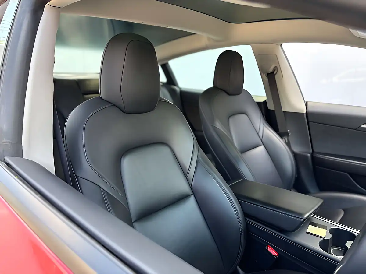 Used 2022 Tesla Model 3 Standard Range Plus Red - Interior and Exterior details 7