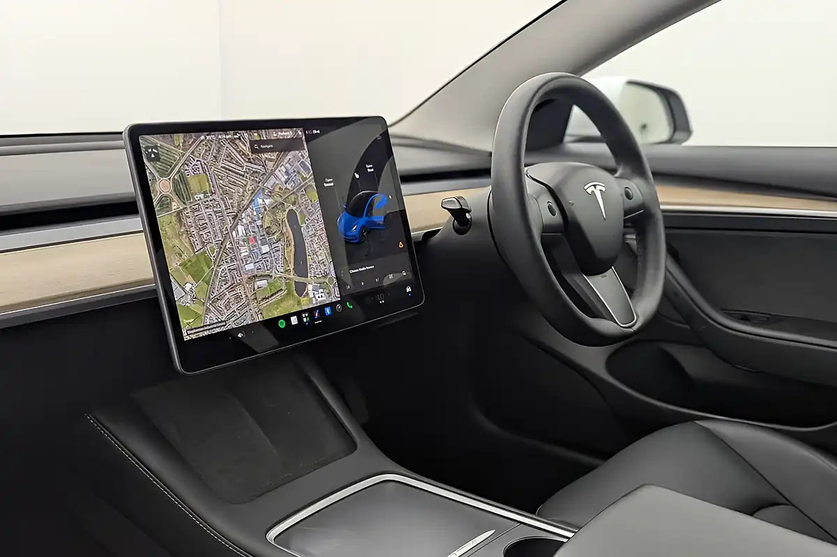 Used 2022 Tesla Model 3 Standard Range Plus White - Interior and Exterior details 13